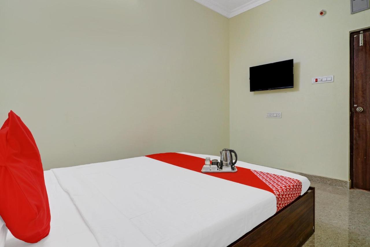 Hotel O S V Residency Kajaguda Near Gachibowli Haidarábád Kültér fotó