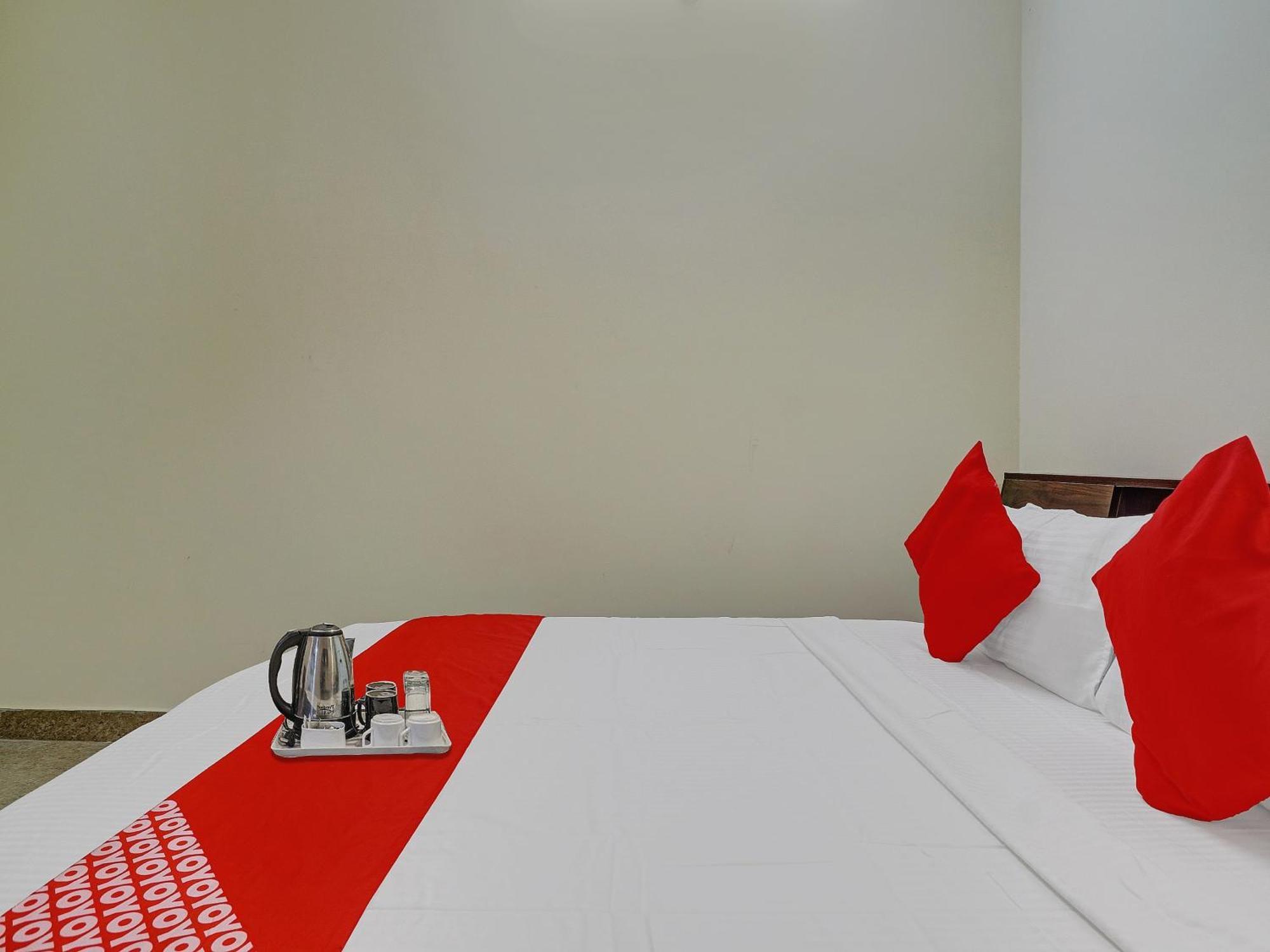 Hotel O S V Residency Kajaguda Near Gachibowli Haidarábád Kültér fotó