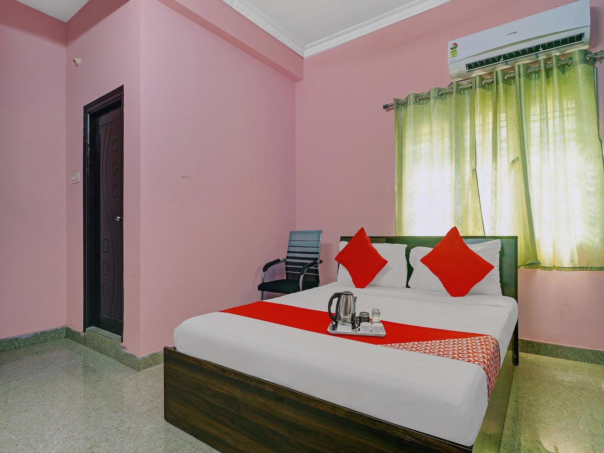 Hotel O S V Residency Kajaguda Near Gachibowli Haidarábád Kültér fotó