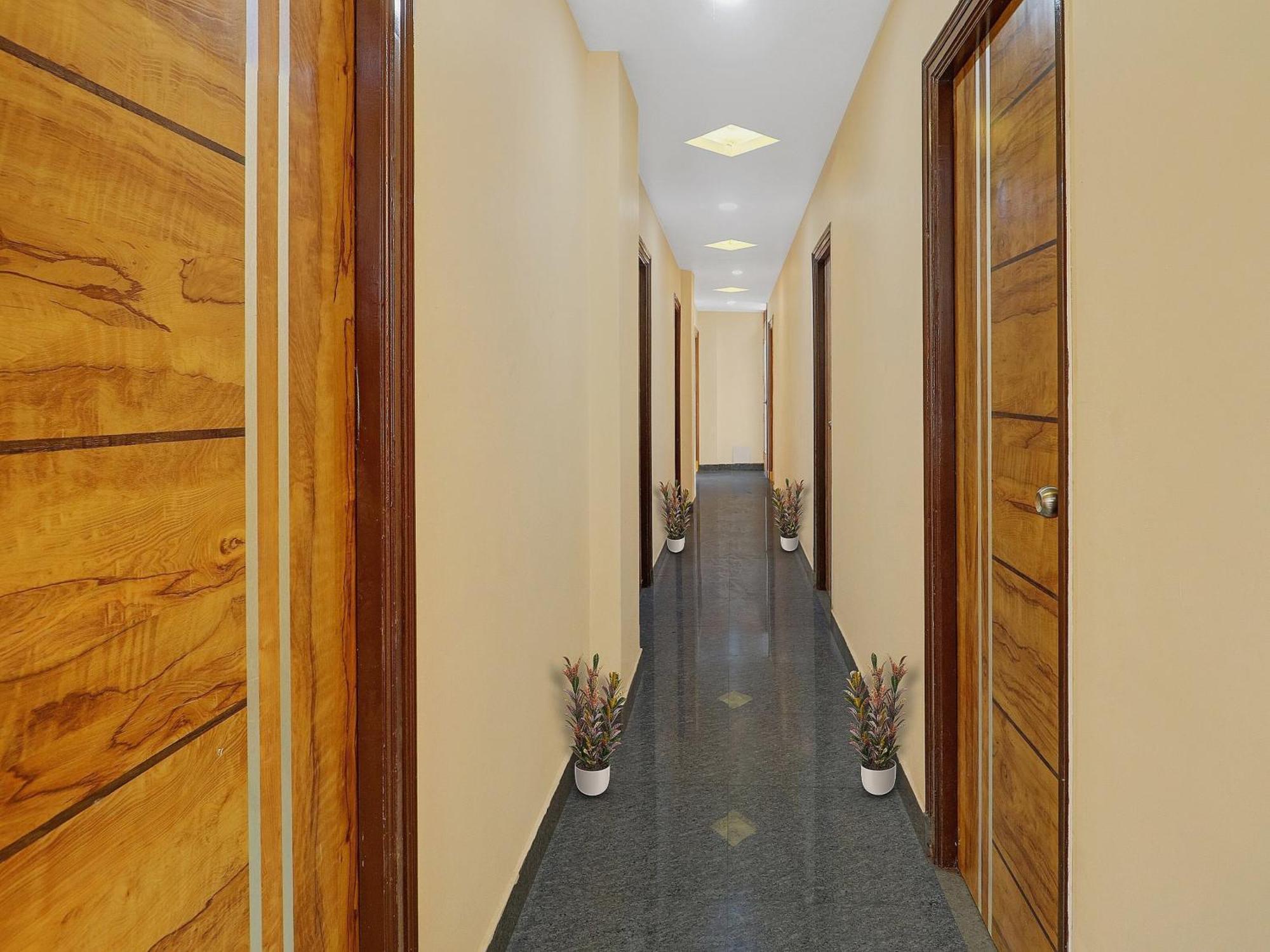 Hotel O S V Residency Kajaguda Near Gachibowli Haidarábád Kültér fotó