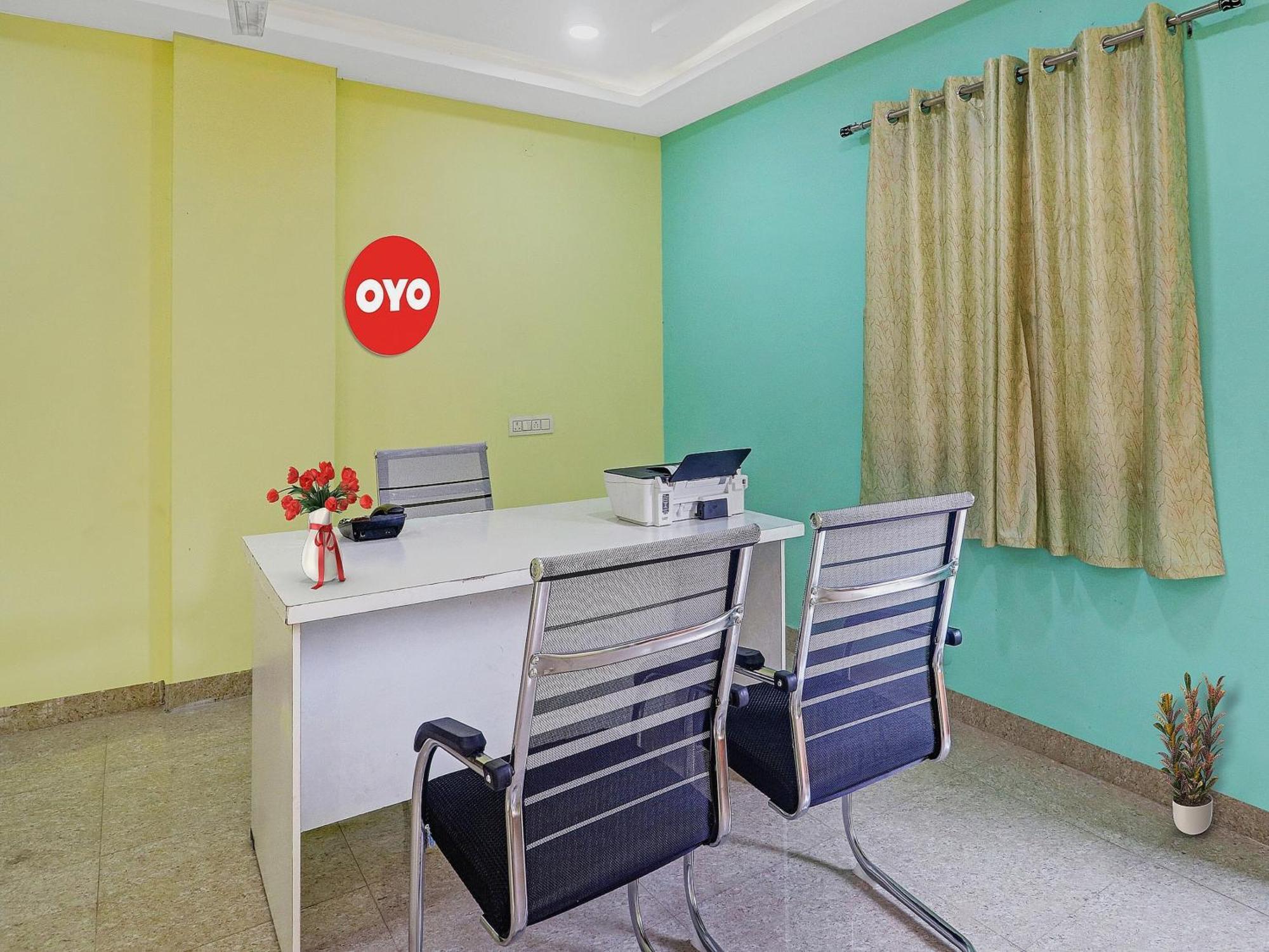 Hotel O S V Residency Kajaguda Near Gachibowli Haidarábád Kültér fotó