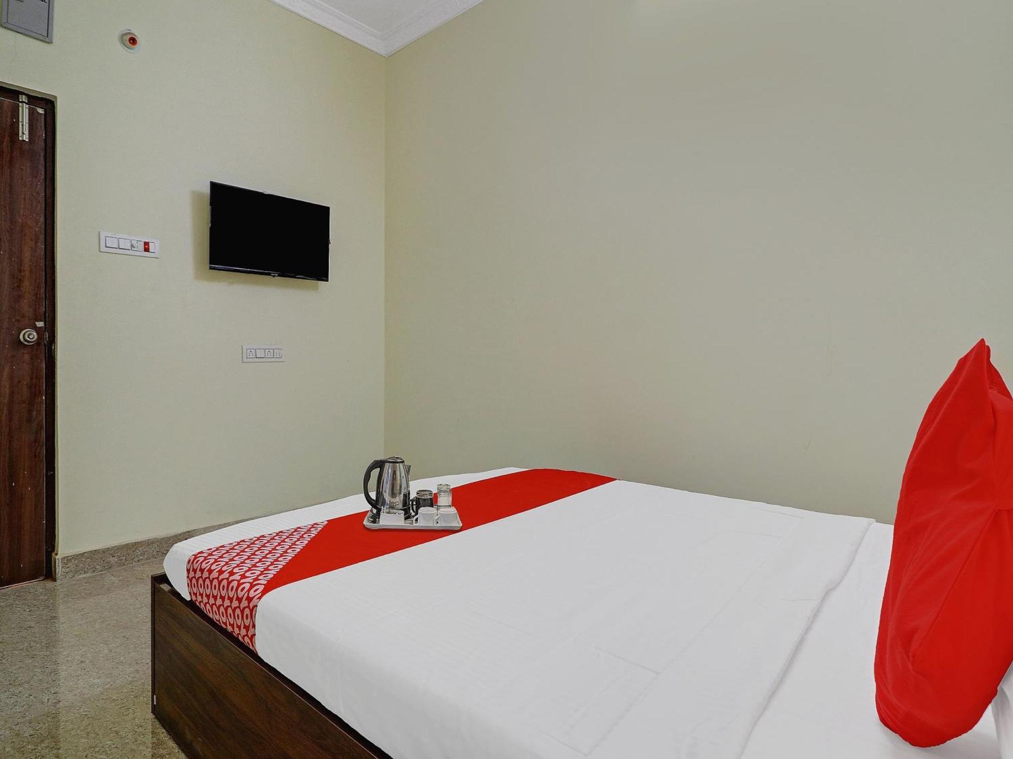 Hotel O S V Residency Kajaguda Near Gachibowli Haidarábád Kültér fotó